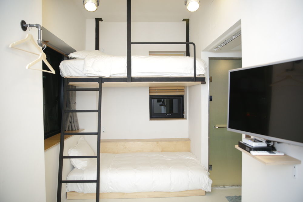 96bun;z Travellers Hotel